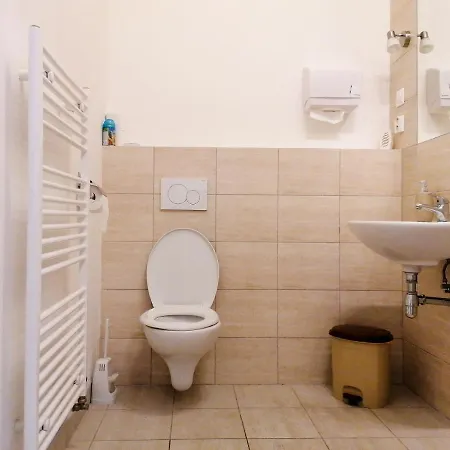 Hostel Vodna 1 *
