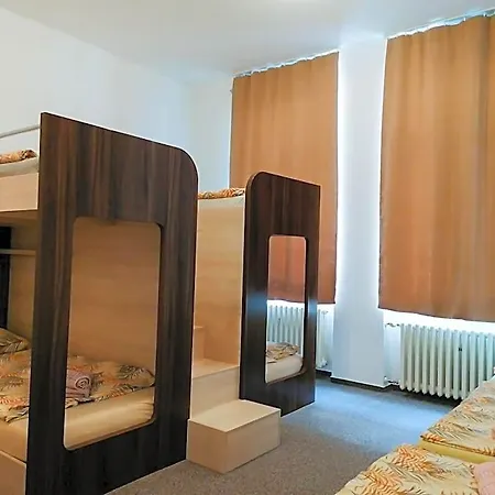 Vodna 1 Хостел Кошице